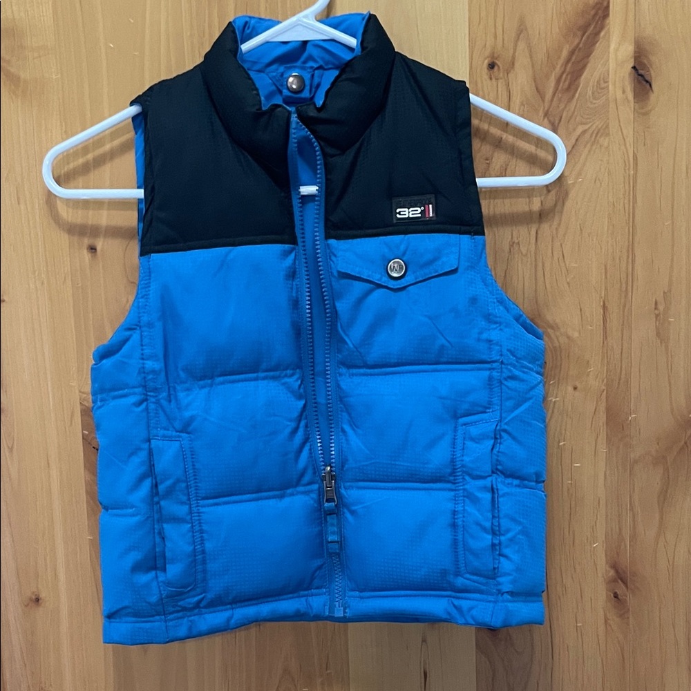 32 Degrees Kids Black and Blue Reversible Puffer Vest